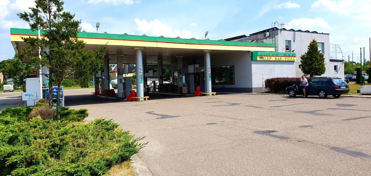 Motel Na Stacji Paliw Ustronie Morskie Eksteriør billede